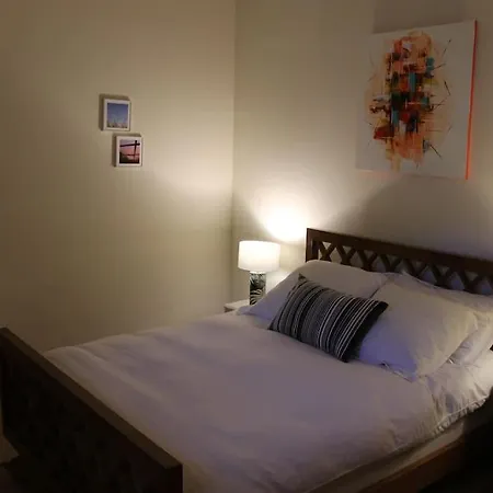 Charming 2 Bedroom With Private Pool *