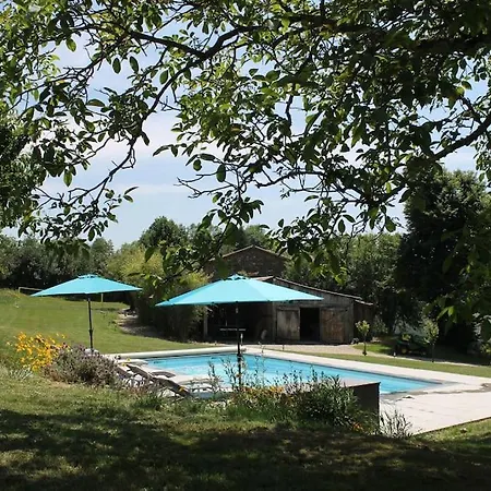 בית נופש Charming 2 Bedroom With Private Pool *