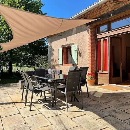 Charming 2 Bedroom With Private Pool
